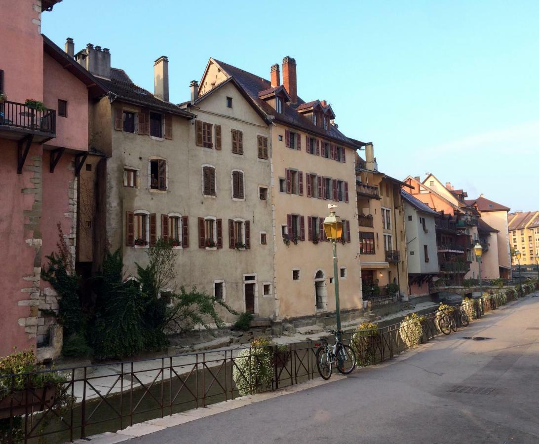Gite Urbain Au 2Bis - アヌシー エクステリア 写真